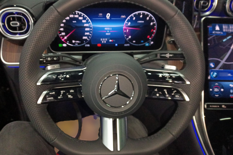 奔驰GLC 2025款 改款 GLC 300 L 4MATIC 动感型 7座局部细节13