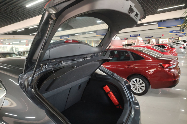 马自达3 昂克赛拉 2017款 两厢 1.5L 自动舒适型 国V机舱底盘23