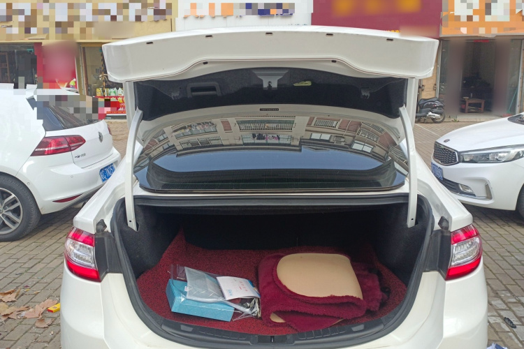 福特 蒙迪欧 2013款 2.0L GTDi200豪华型机舱底盘23