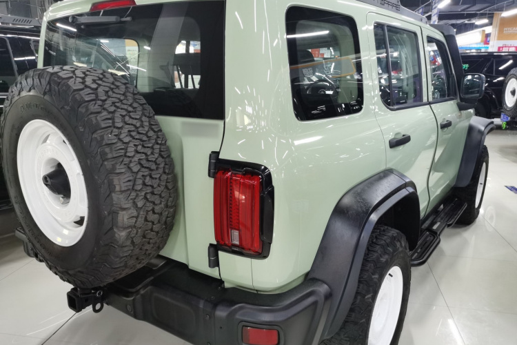 坦克300 2023款 2.0T 铁骑02车身外观7