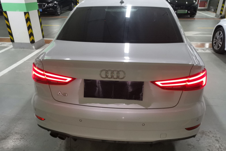 奥迪A3 2018款 30周年年型 Limousine 35 TFSI 时尚型车身外观6