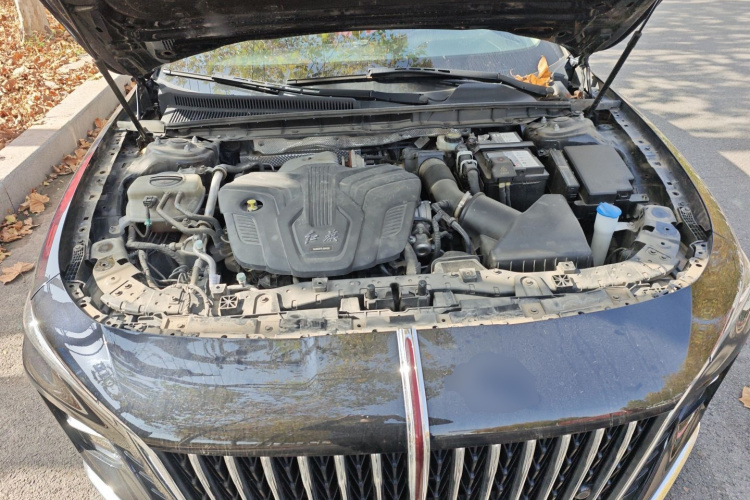 红旗H5 2023款 2.0T 自动智联旗享版机舱底盘24