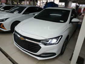 雪佛兰 科鲁泽 2022款 320 自动悦享天窗版