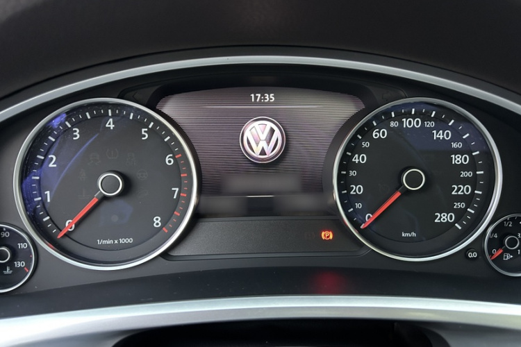 大众 途锐 2015款 3.0TSI 高配型中控内饰7008