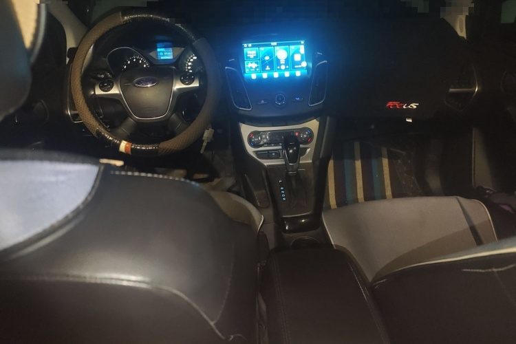 福特 福克斯 2012款 两厢 1.6L 自动风尚型中控内饰7002