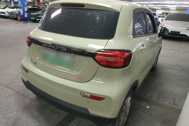 零跑汽车 零跑T03 2022款 耀金版车身外观7