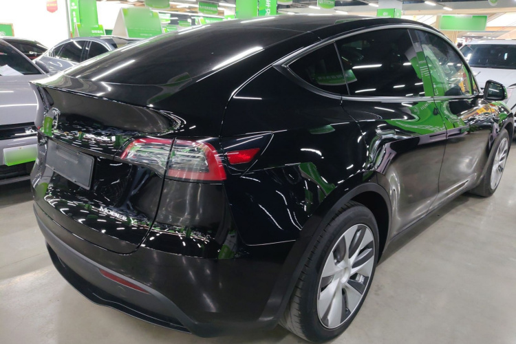 特斯拉 Model Y 2021款 标准续航后驱版车身外观7
