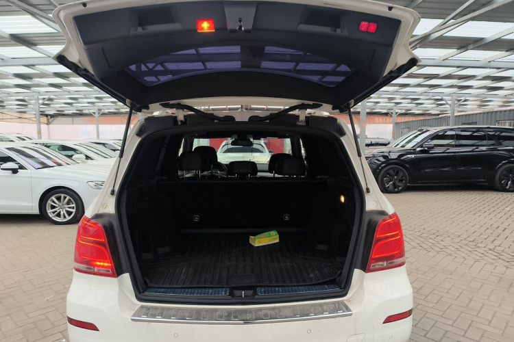 奔驰GLK级 2013款 改款 GLK 300 4MATIC 时尚型机舱底盘23