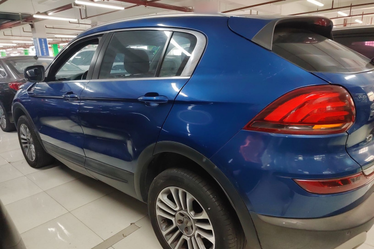 观致5 2018款 改款 1.6T 自动尊贵型车身外观4