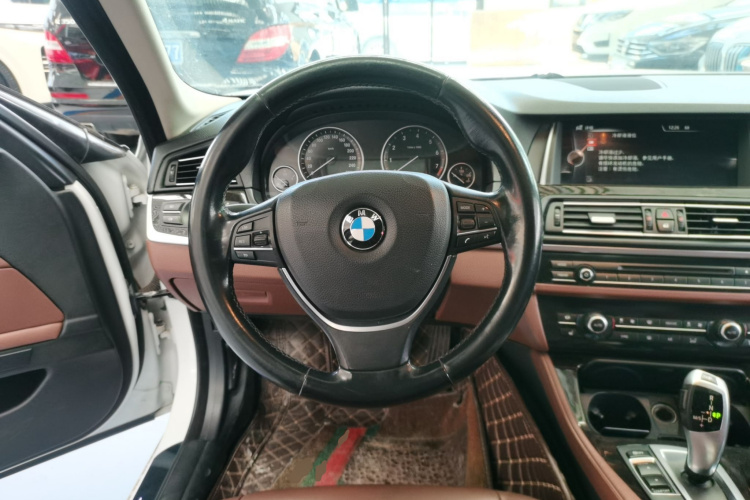 宝马5系 2014款 528Li xDrive领先型中控内饰13
