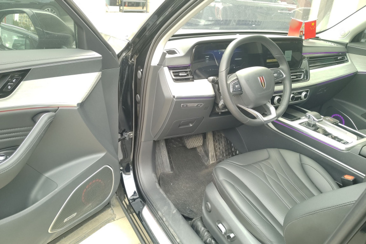 红旗HS5 2025款 2.0T 两驱玄影版中控内饰20