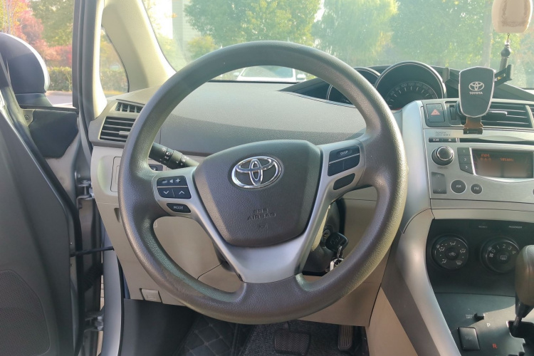 丰田 逸致 2011款 180E CVT精英版局部细节13