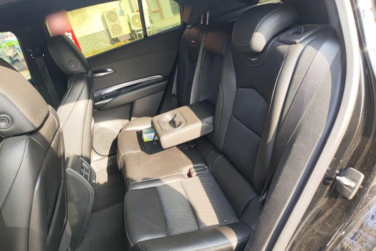 凯迪拉克XT4 2022款 28T 两驱风尚型中控内饰21