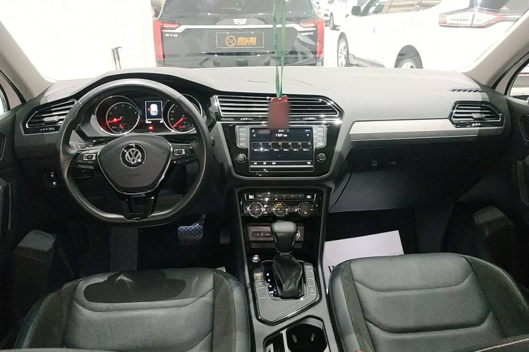大众 途观L 2018款 330TSI 自动两驱豪华版中控内饰12