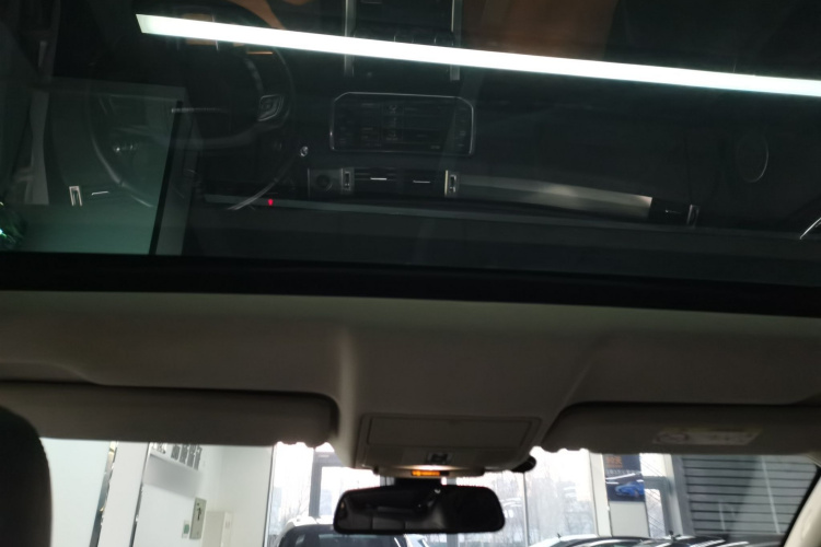 路虎 揽胜极光(进口) 2014款 2.0T 5门耀享版中控内饰22