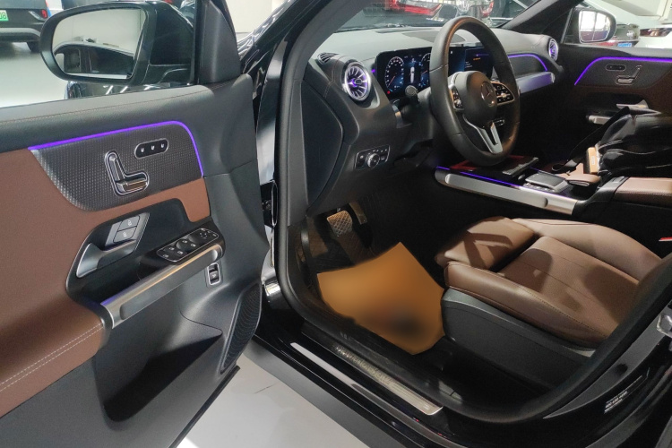 奔驰GLB 2022款 GLB 220 4MATIC中控内饰7003