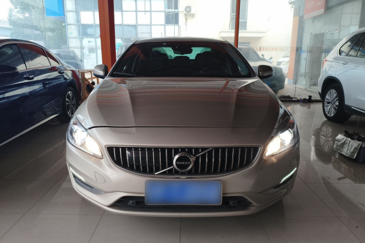 沃尔沃S60 2019款 S60L 改款 T5 智驭菁英版车身外观2