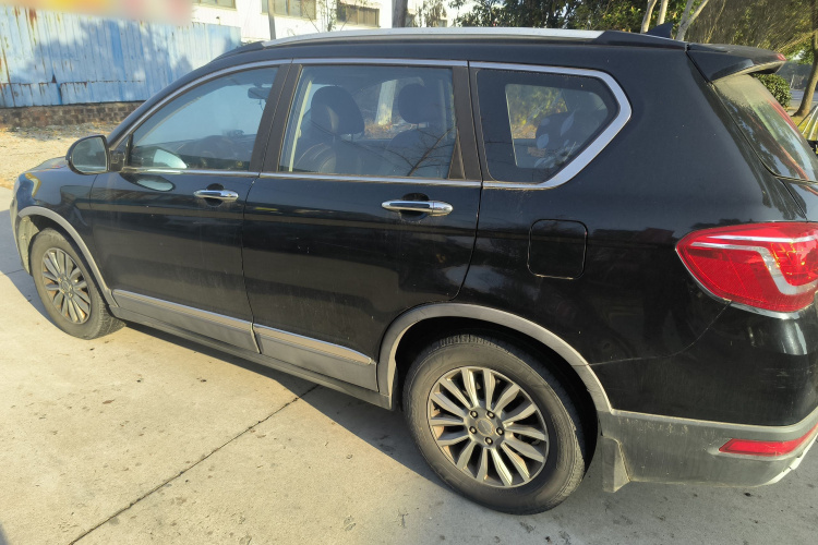 哈弗H6 2017款 红标 运动版 1.5T 自动两驱豪华型车身外观4