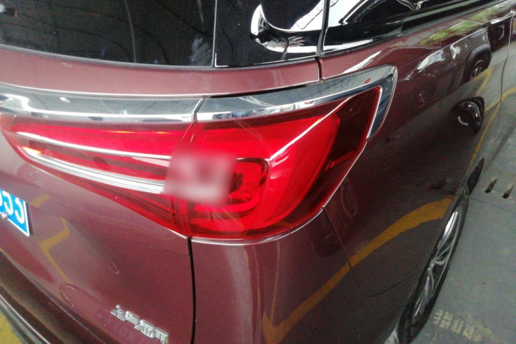 别克GL8 2022款 ES陆尊 653T 尊享型车身外观9