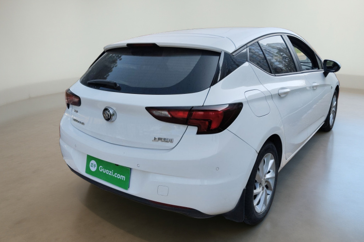 别克 威朗 2016款 两厢 15S 自动领先型车身外观7