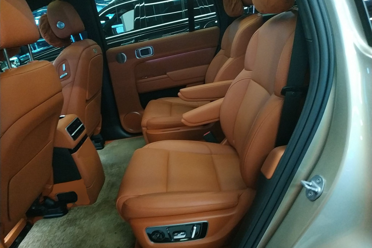 理想汽车 理想L9 2023款 Pro中控内饰21