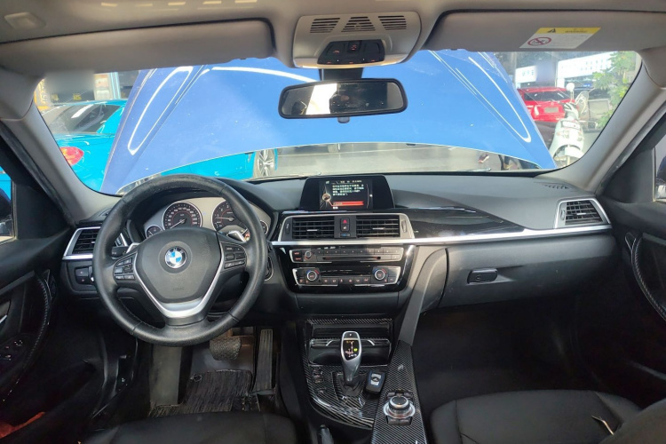 宝马3系 2017款 320Li M运动型中控内饰12