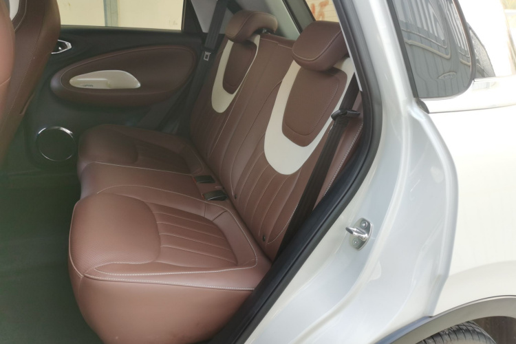 五菱汽车 五菱缤果 2024款 333km 悦享款中控内饰7004