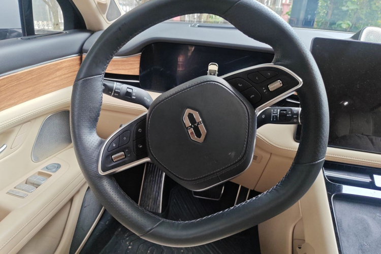 鸿蒙智行 问界M5 2023款 增程四驱智驾版中控内饰13