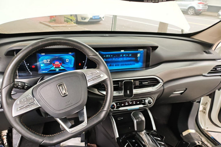 奔腾T77 2019款 230 TID 自动豪华型 国V中控内饰7002