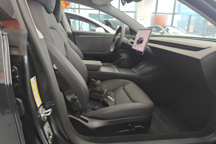特斯拉 Model 3 2025款 改款 后轮驱动版局部细节41