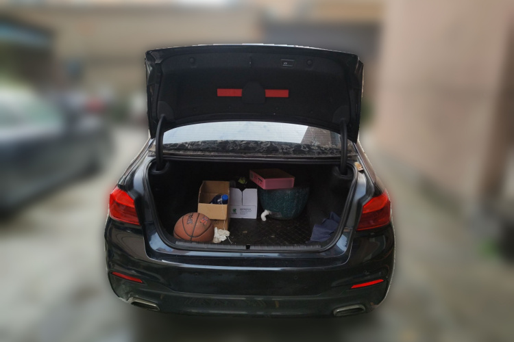 宝马5系 2018款 525Li M运动套装局部细节23