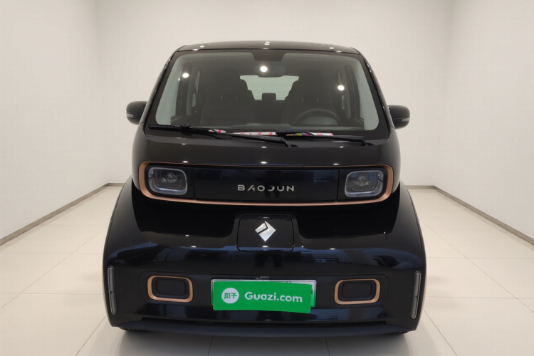 宝骏KiWi EV 2021款 艺术家 磷酸铁锂车身外观2