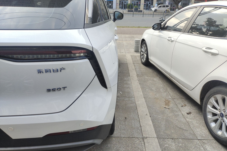 启辰大V 2022款 260T 黑马版·顶流车身外观9