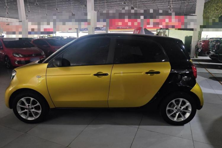 smart forfour 2016款 1.0L 52千瓦灵动版车身外观6003