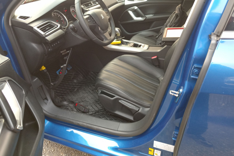 标致408 2019款 230THP 自动豪华版 国V中控内饰19