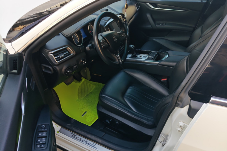 玛莎拉蒂 Ghibli 2014款 3.0T 标准版中控内饰19