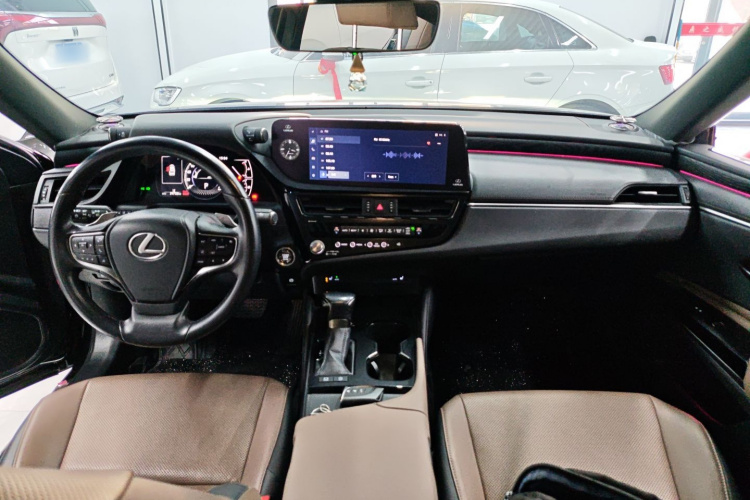 雷克萨斯ES 2023款 200 卓越版中控内饰7002