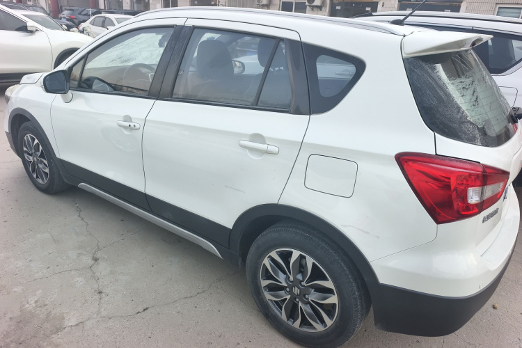 铃木 骁途 2017款 1.6L CVT两驱都市进取型车身外观4