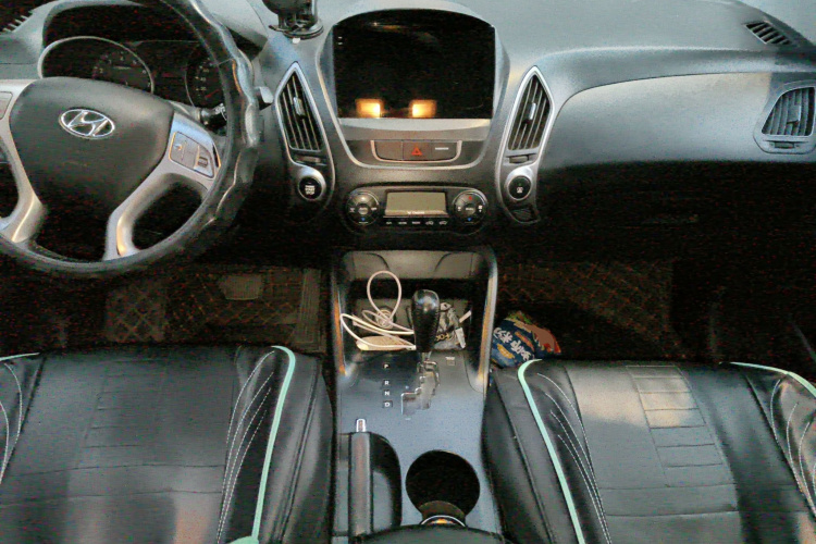 北京现代ix35 2013款 2.0L 自动两驱智能型GLS 国V中控内饰12