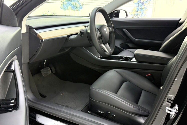 特斯拉 Model 3 2020款 标准续航后驱升级版中控内饰7003