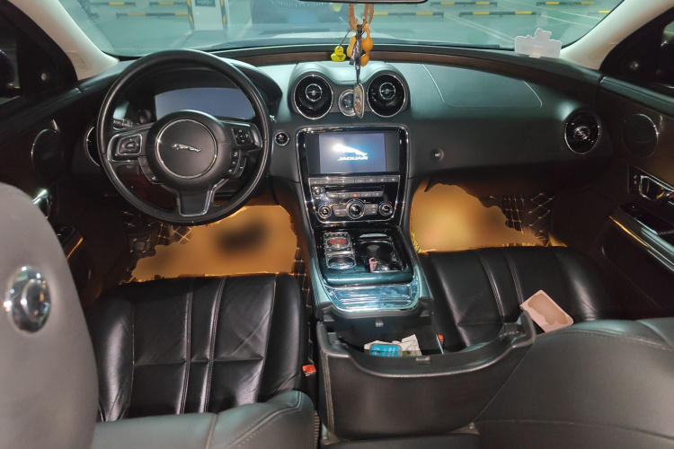 捷豹XJ 2016款 XJL 3.0 SC 两驱典雅商务版中控内饰12