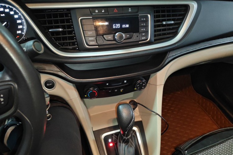 别克 英朗 2017款 15N 自动进取型局部细节16