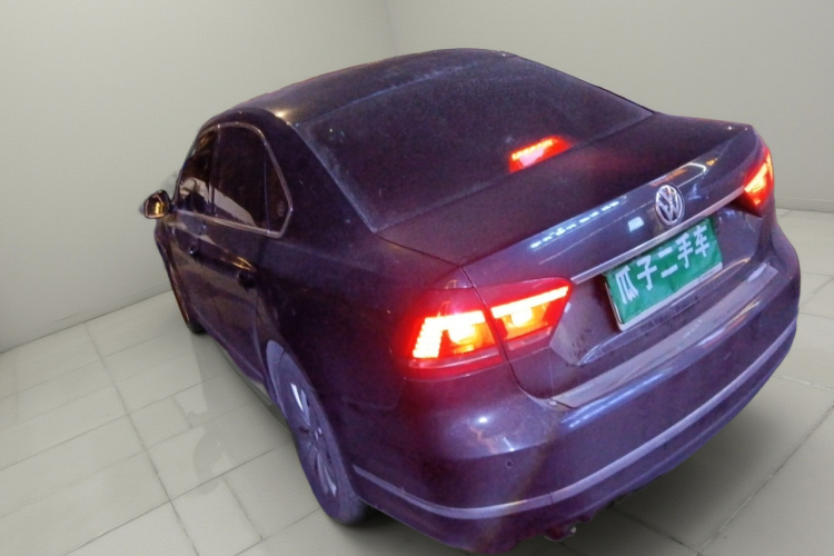 大众 帕萨特 2014款 1.8TSI DSG尊荣导航版车身外观5