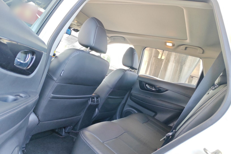 日产 奇骏 2020款 2.0L XL Premium CVT 2WD智联尊享版中控内饰7004