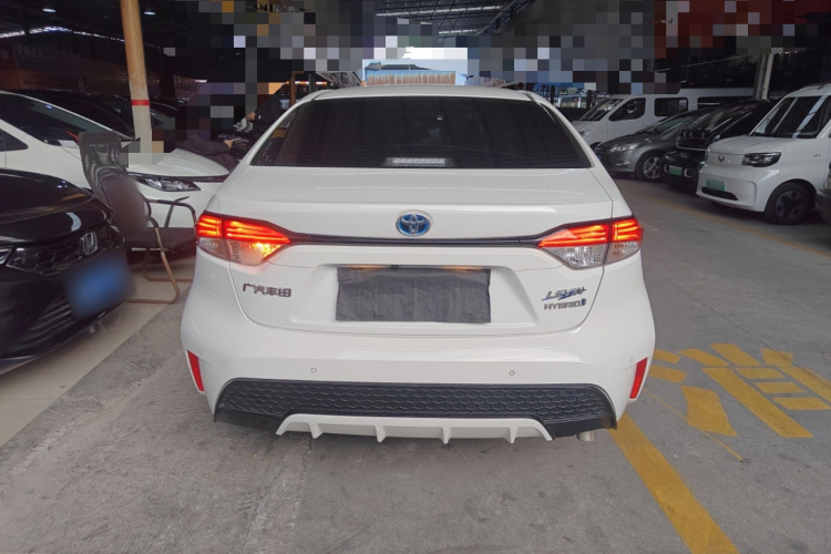 丰田 雷凌 2022款 双擎 1.8H E-CVT运动版车身外观6004