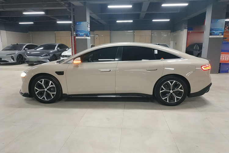 鸿蒙智行 智界S7 2025款 705km Pro车身外观6003