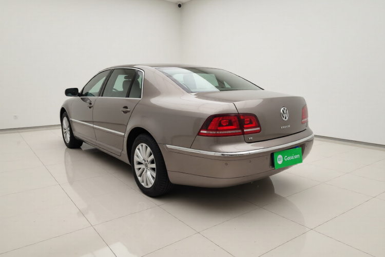 大众 辉腾 2012款 3.0L 商务型车身外观5