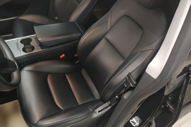 特斯拉 Model Y 2022款 改款 后轮驱动版局部细节19