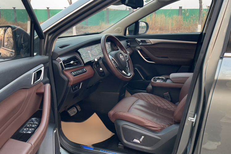 汉腾汽车 汉腾V7 2019款 1.5T 自动旗舰型 7座 国V局部细节19