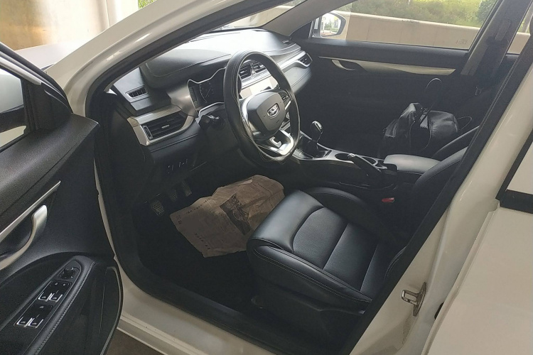 吉利汽车 帝豪 2020款 1.5L 手动舒适型中控内饰20